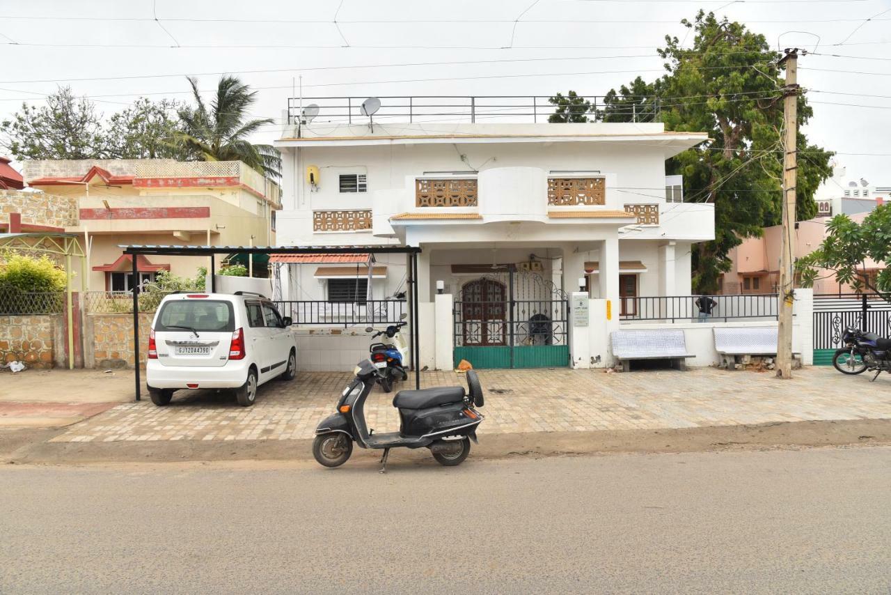 Happy Home Bhuj Exterior foto